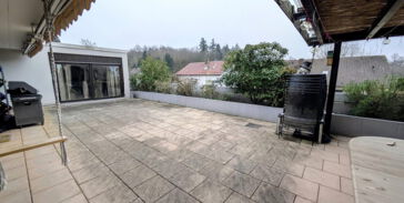 Große Terrassenwohnung in Karlsruhe-Stupferich inklusive Garage